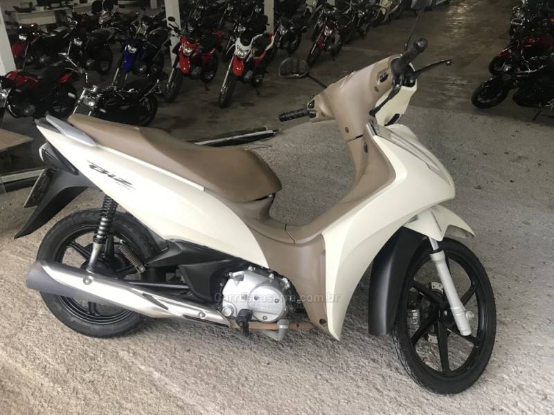 HONDA - BIZ 125 - 2018/2018 - Branca - R$ 14.700,00