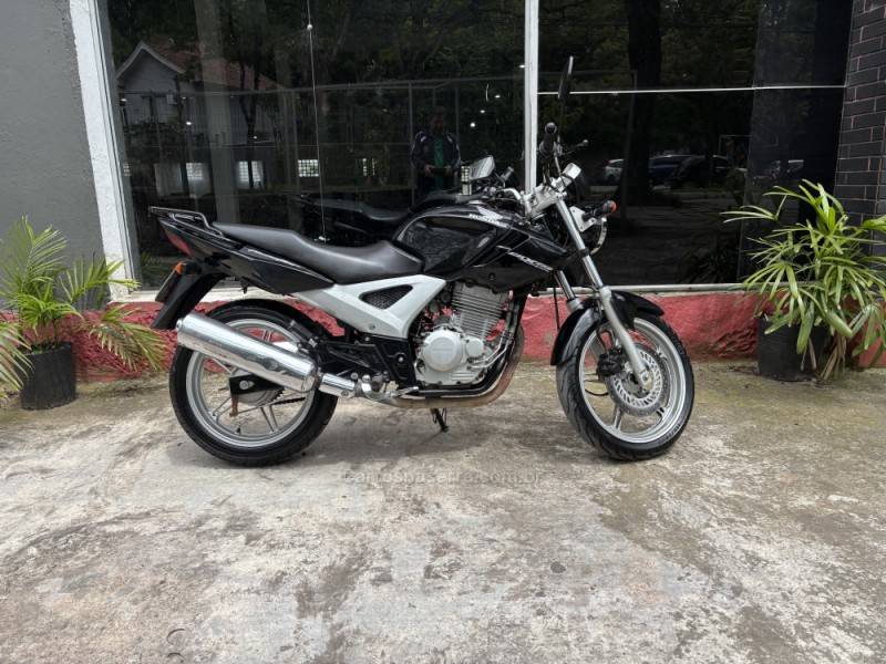 HONDA - CB TWISTER - 2005/2005 - Preta - R$ 10.300,00
