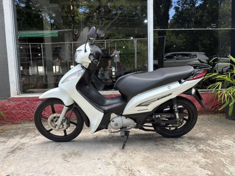 HONDA - BIZ 125 - 2013/2013 - Branca - R$ 12.800,00