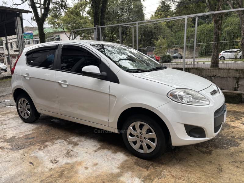 FIAT - PALIO - 2012/2013 - Branca - R$ 42.990,00