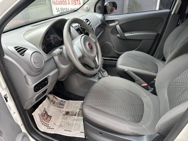 FIAT - PALIO - 2012/2013 - Branca - R$ 42.990,00