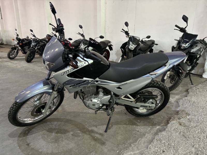 HONDA - NX4 FALCON - 2006/2007 - Cinza - R$ 23.000,00