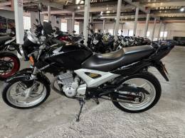 HONDA - CB TWISTER - 2005/2005 - Preta - R$ 10.300,00