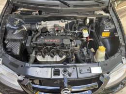 CHEVROLET - CELTA - 2002/2003 - Preta - R$ 17.800,00