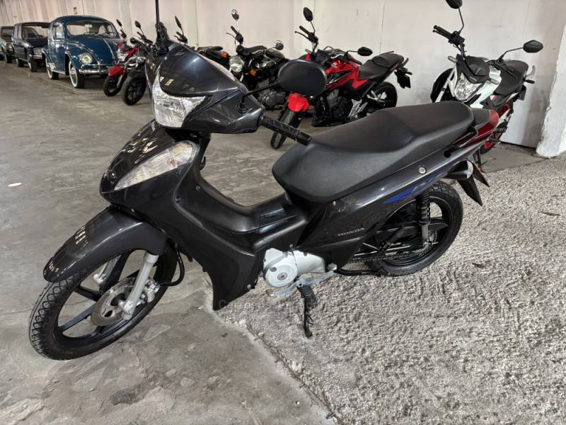 HONDA - BIZ 125 - 2012/2012 - Cinza - R$ 12.900,00