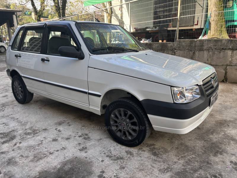 FIAT - UNO - 2009/2010 - Branca - R$ 25.900,00