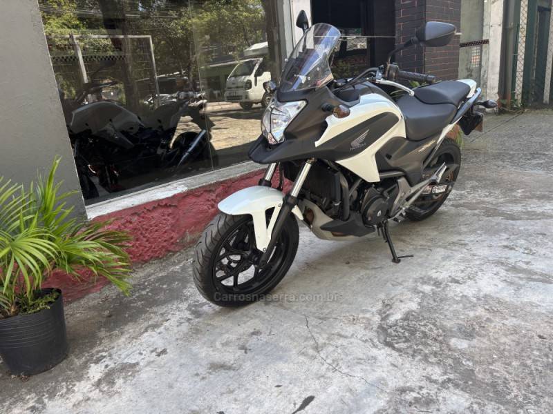 HONDA - NC 750X - 2015/2015 - Branca - R$ 37.000,00