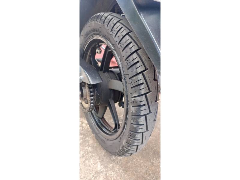 HONDA - BIZ 125 - 2008/2008 - Vermelha - R$ 8.400,00