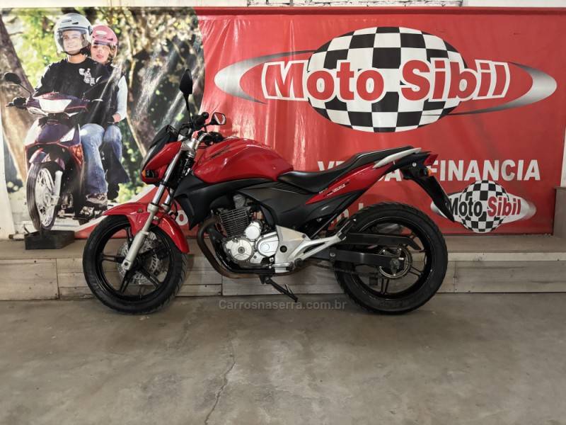 HONDA - CB 300R - 2009/2010 - Vermelha - R$ 12.300,00