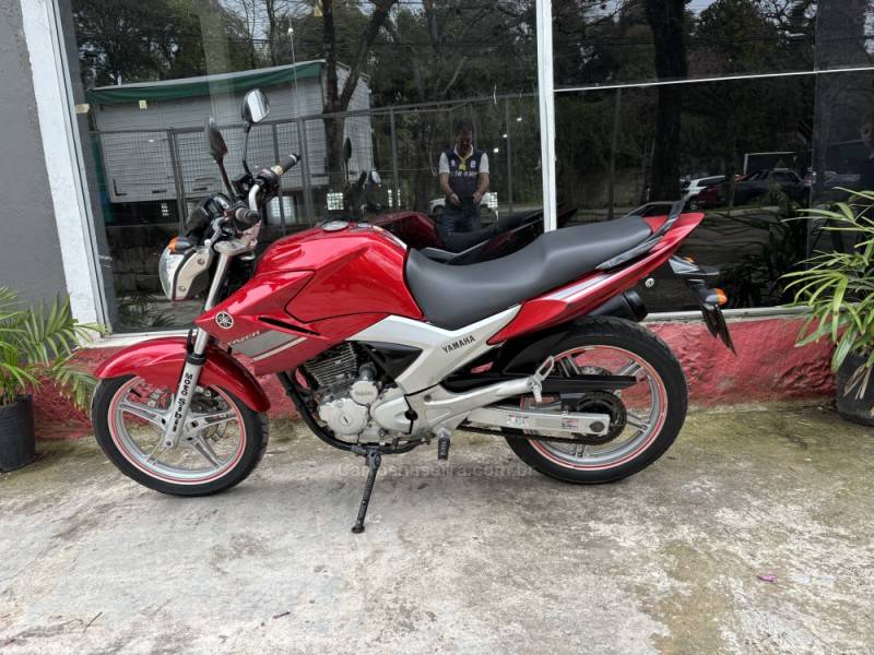 YAMAHA - FAZER - 2013/2014 - Vermelha - R$ 14.800,00
