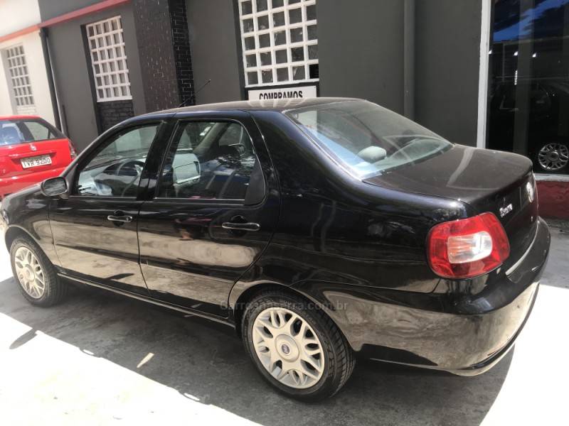 FIAT - SIENA - 2005/2006 - Preta - R$ 26.000,00