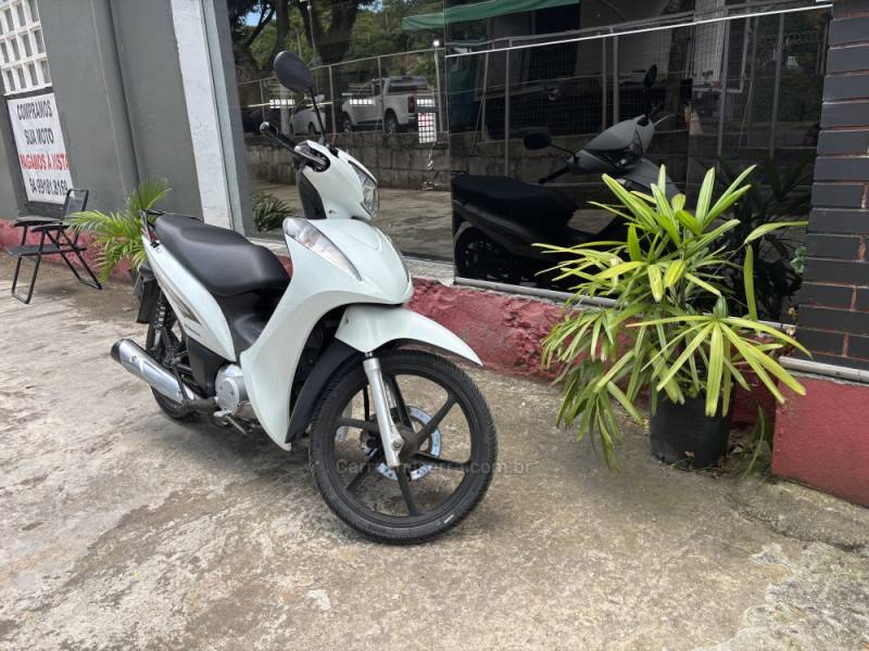 HONDA - BIZ 125 - 2013/2013 - Branca - R$ 12.800,00