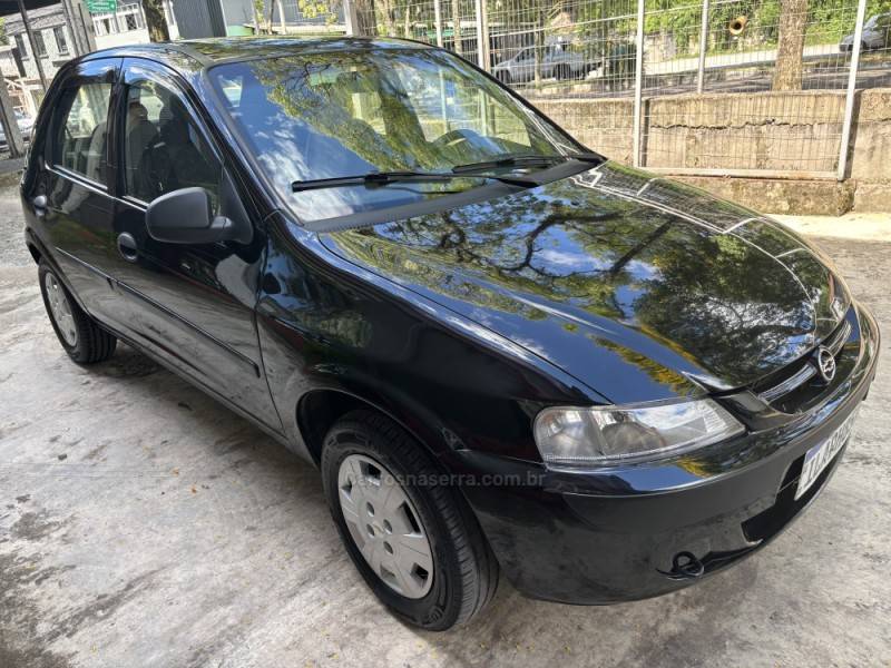 CHEVROLET - CELTA - 2002/2003 - Preta - R$ 17.800,00