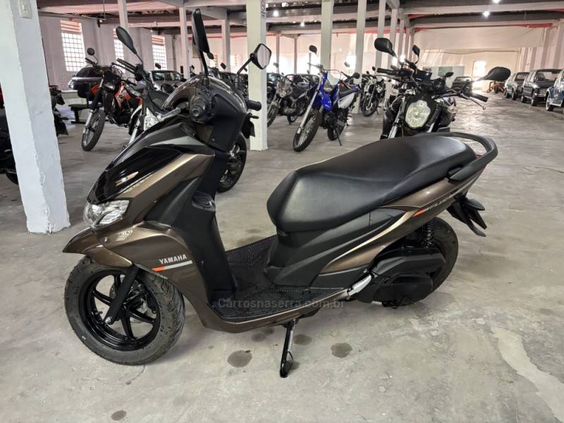YAMAHA - FLUO 125 ABS - 2024/2025 - Marrom - R$ 15.300,00