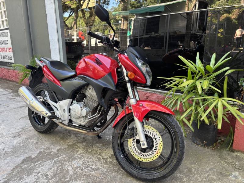 HONDA - CB 300R - 2009/2010 - Vermelha - R$ 12.300,00