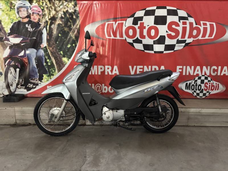 HONDA - BIZ 125 - 2005/2006 - Prata - R$ 7.500,00