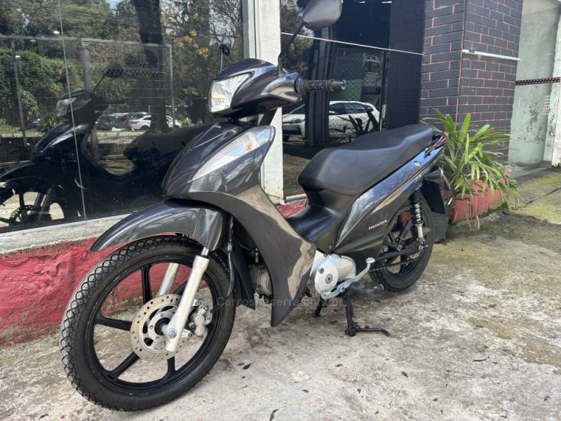 HONDA - BIZ 125 - 2012/2012 - Cinza - R$ 12.900,00