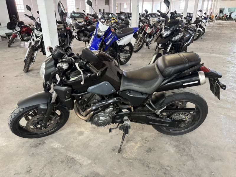 YAMAHA - MT - 2008/2008 - Preta - R$ 22.000,00