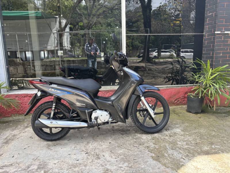 HONDA - BIZ 125 - 2012/2012 - Cinza - R$ 12.900,00