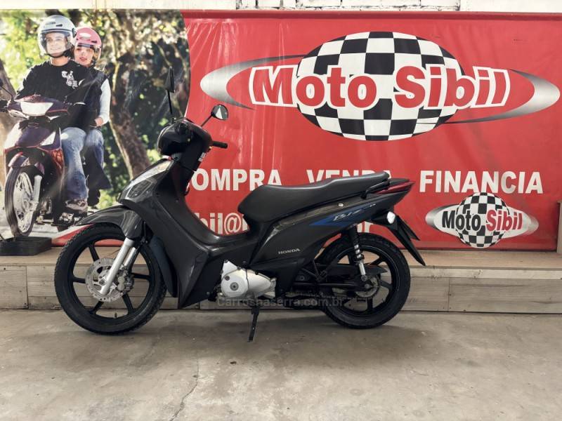 HONDA - BIZ 125 - 2012/2012 - Cinza - R$ 12.900,00